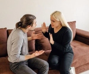 دعوای پدر مادر