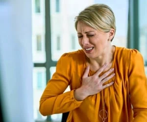 درد قفسه سينه کرونا