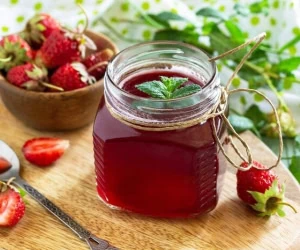 مربا توت فرنگی