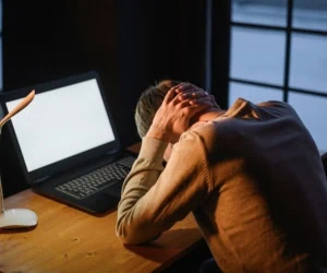 معتاد به کار