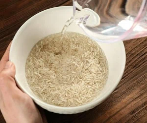  ترفند نگهداری برنج خیس خورده در رستوران ها + روش خیساندن 