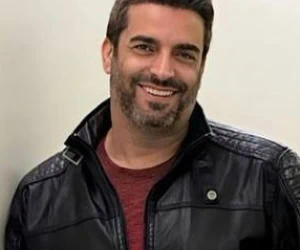 منوچهر هادی