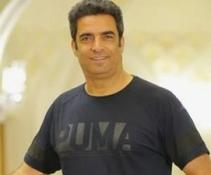 منوچهر هادی