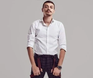 پیراهن سفید مردانه