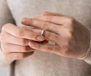 بازی با حلقه ازدواج