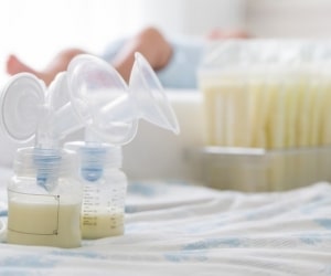 نگهداری شیر دوشیده مادر