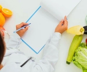 متخصص تغذیه