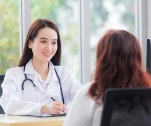  علائم رایج سرطان زنان که اکثر خانم ها نمی شناسن 