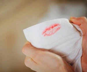 لکه لوازم آرایش