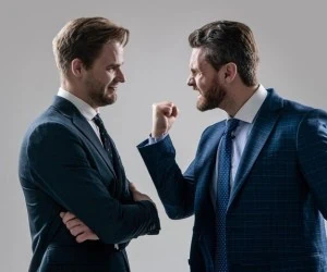 رفتار با همکار بی ادب