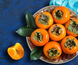 خوردن خرمالو