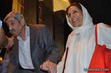 فاطمه معتمد آریا در کنار پدرش