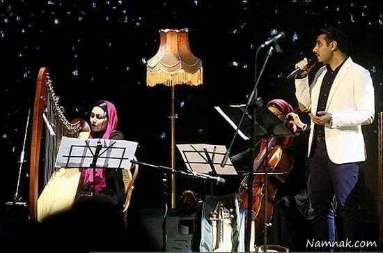 احسان خواجه امیری در حال اجرای کنسرت