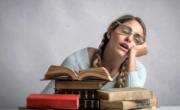 خواب آلودگی درس خواندن