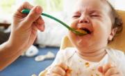 زوری غذا خوردن کودک