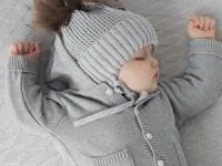 شال و کلاه نوزادی
