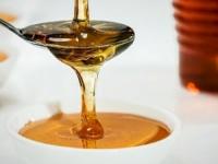 راه تشخیص عسل طبیعی از تقلبی