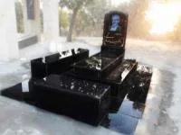 سنگ قبر از چه سنگ هایی ساخته می شود؟