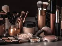 از کجا بفهمیم لوازم آرایشی اصل است؟