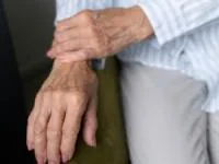 بیرون زدگی رگ دست