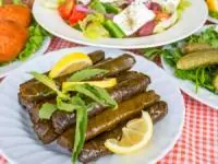 دلمه برگ مو با رب انار