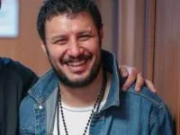 جواد عزتی
