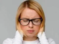 صدای زنگ در گوش