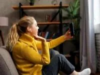 عوارض گوشی برای چشم