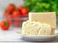 خوردن پنیر