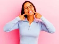 خندیدن بی موقع