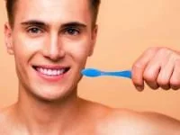 اشتباهات مسواک زدن