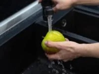 شستن میوه ها