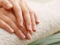 حکم کاشت ناخن و مژه