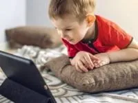عوارض اینترنت روی کودکان