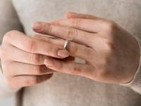 بازی با حلقه ازدواج