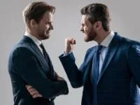 رفتار با همکار بی ادب