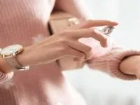 عطر زدن 