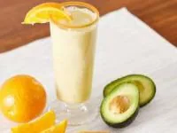 اسموتی پرتقال، شیر سویا و آووکادو