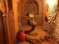 حکاکی زیرزمین آقای لوون