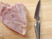 سینه مرغ زنده