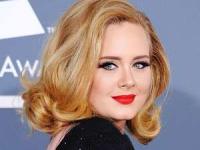 لباس پوشیدن ادل