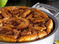 رول کاراملی پای سیب