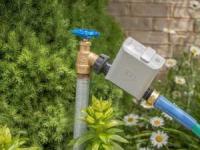 آبیاری باغچه