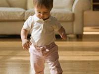 ایستادن نوزاد