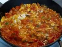 املت گوجه فرنگی و تن ماهی
