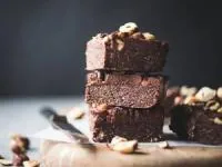 براونی فندقی بدون آرد