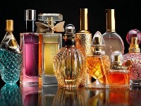 راهنمای جامع انتخاب عطر زنانه مناسب فصل تابستان