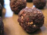 ترافـــــل کشمش و گردو