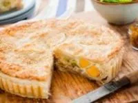 پای پنیر و تخم مرغ