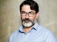 پارسا پیروزفر